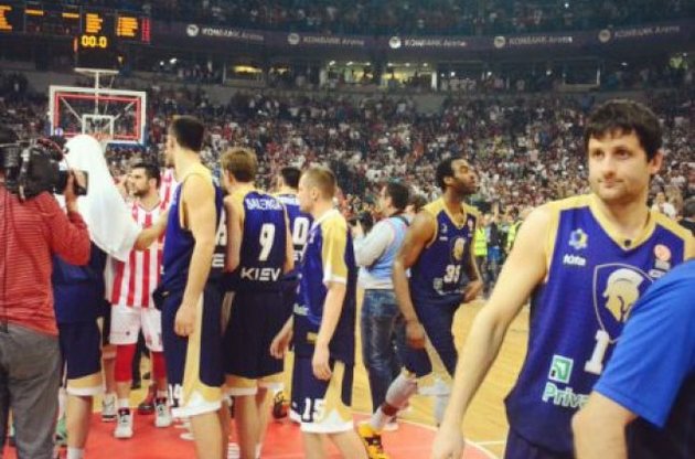 У столиці Сербії кияни зіткнулися не тільки зі злагодженими діями опонента на майданчику, а й шаленою підтримкою суперника на трибунах