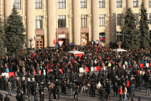 У Харкові сепаратисти по гучномовцю оголосили про створення "народної республіки"