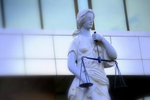 Верховная Рада приняла закон о люстрации судей