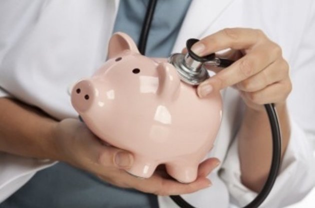 В 2014 году в бюджет заложена только половина необходимых системе здравоохранения средств