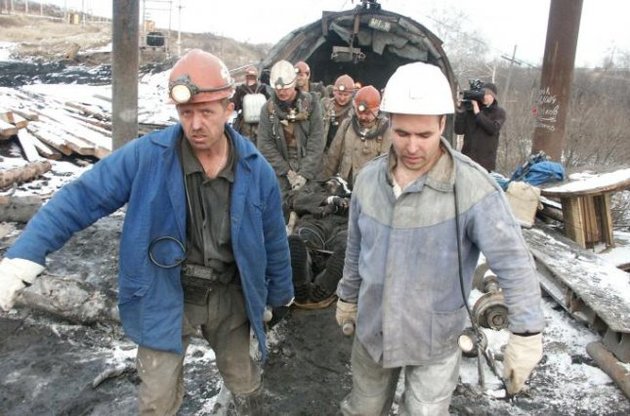 Сім'ї загиблих на шахті ім.Скочинського шахтарів отримають по 100 тисяч гривень