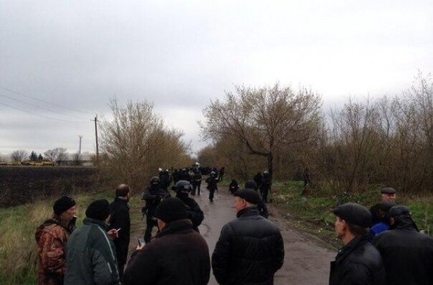 Украинские спецназовцы разблокировали один из блок-постов в Славянске