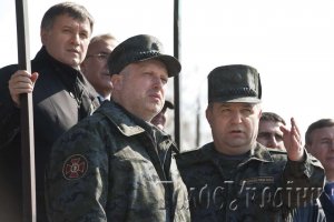 Белый дом рекомендовал властям Украины действовать против террористов решительно