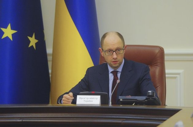 Яценюк потребовал от России отозвать диверсантов и оставить Украину в покое