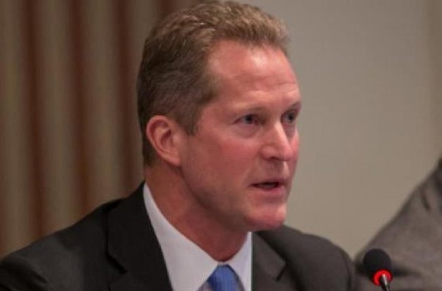 Глава Американской торговой палаты Бернард Кейси