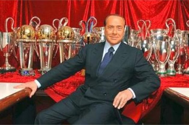 Берлусконі не продаватиме "Мілан": зі святими речами не жартують