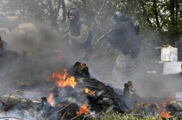 Силовики уничтожили блокпост сепаратистов на въезде в Славянск