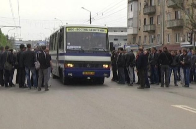 В Краснодоне снова появились блок-посты &ndash; на них дежурят журналисты российских каналов