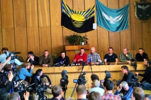 Пресс-конференция с участием заложников, 27 апреля