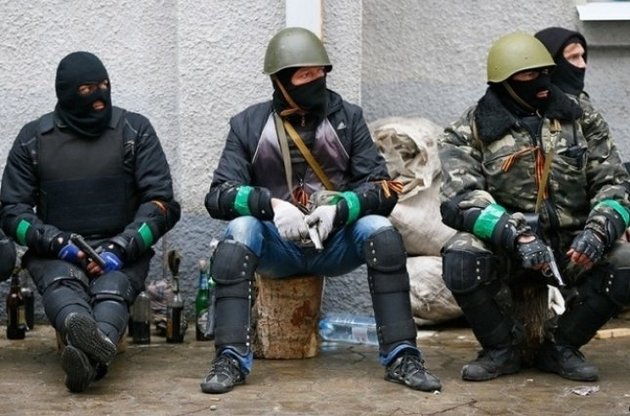 Вооруженные сепаратисты захватили мэрию и милицию Константиновки