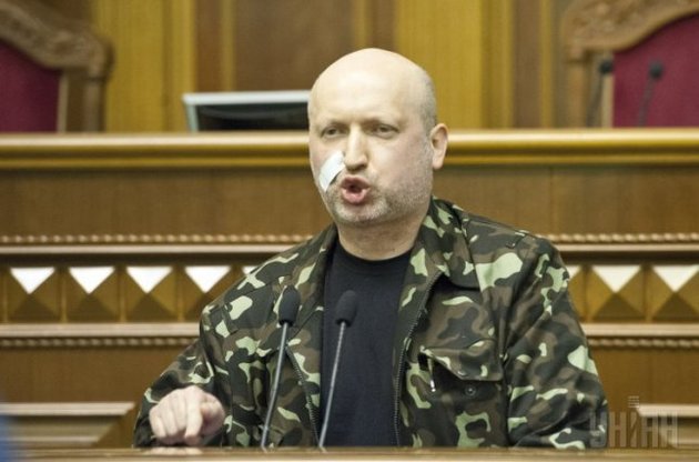 Турчинов признал, что часть силовиков на Донбассе сотрудничают с террористами