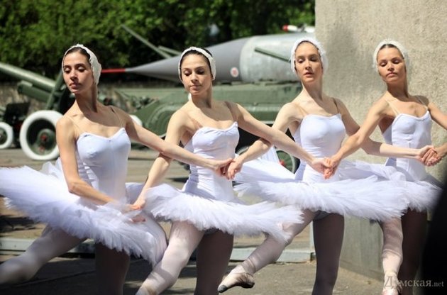В Одессе исполнили прощальное "Лебединое озеро" для Путина