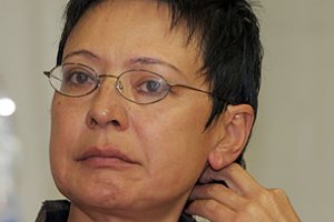 Вы - народ очень свободолюбивый, и мы снимаем шляпу перед вами. Но этого мало