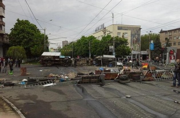 В Мариуполе в ходе АТО в пятницу пострадали восемь военнослужащих ВСУ