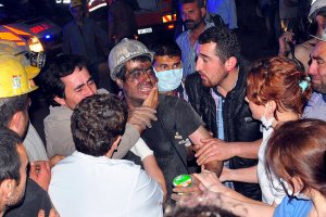 В аварии на шахте в Турции погибло более 200 горняков