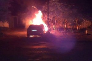В Ужгороде неизвестные подожгли авто и.о. мэра Щадея