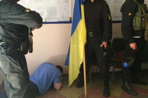 Батальон "Донбасс" освободил РОВД в Великой Новоселке от продажной милиции