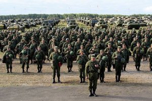 НАТО: Ознак виконання заяви Путіна про відведення військ РФ від українського кордону немає