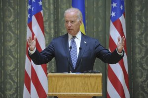 Віце-президент США пригрозив Росії новими санкціями за зрив виборів в Україні