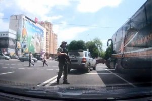 Сепаратисты заблокировали автобус с юными футболистами "Шахтера", перепутав их со взрослой командой