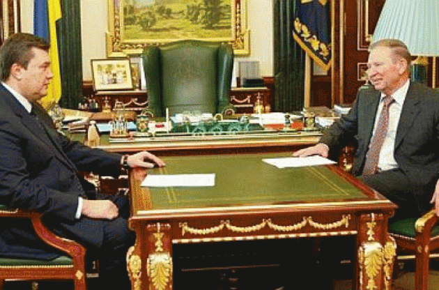 В 2002 году Кучма сам назначил Януковича премьером