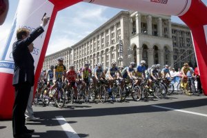 Организаторы международной велогонки в Киеве обвиняют городскую власть в срыве мероприятия