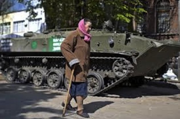 Фонд Ахметова организовал вывоз людей из горячих точек Донбасса