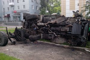 В Донецке силовики уничтожили два "КамАЗа", перевозившие сепаратистов