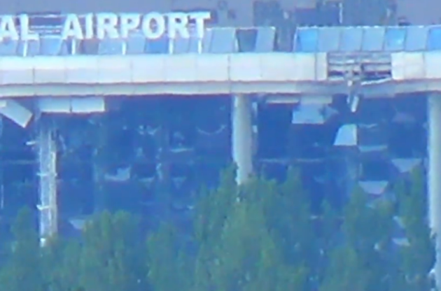 Фасад здания донецкого аэропорта разрушен из-за боев