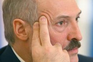 Лукашенко привітав Порошенка з перемогою на президентських виборах