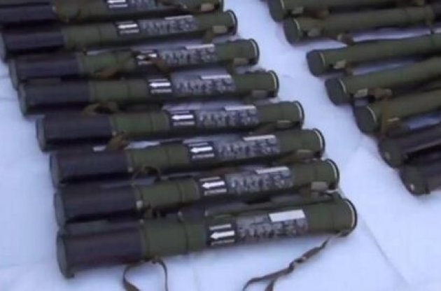 Силы АТО нейтрализовали ряд огневых точек террористов и захватили автобус с оружием в Донецке