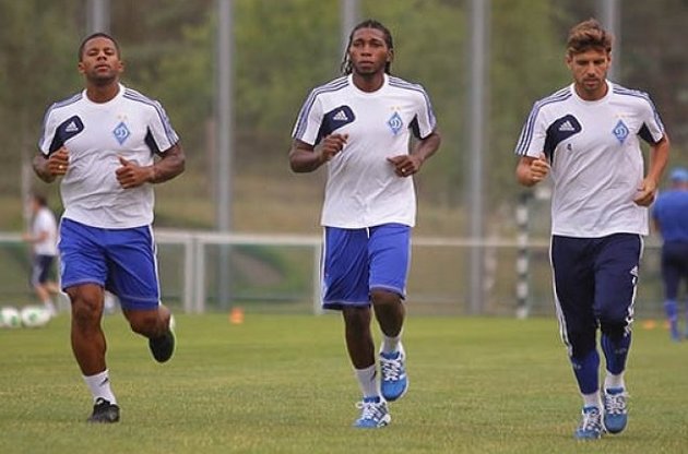 Джермейн Ленс и Мигель Велозу (слева и справа) отправятся в Бразилию