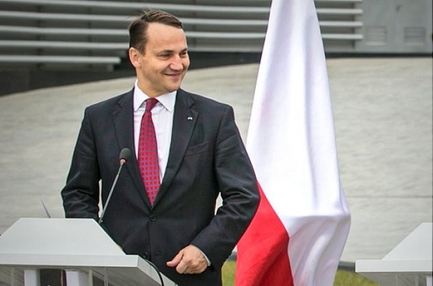 Сікорський: Польща і ЄС не визнали і не визнають анексії Криму