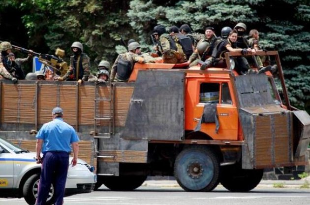 Украинские силовики в Мариуполе