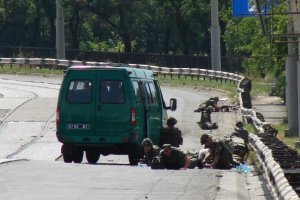 В Мариуполе боевики обстреляли из гранатометов военных, есть погибшие