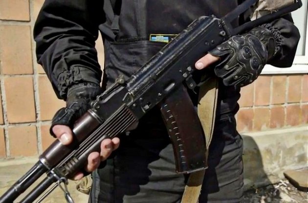 В ходе перестрелки сил АТО с террористами в районе "Должанского" ранен российский таможенник