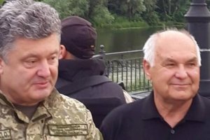 Порошенко на Донбассе представил мирный план по урегулированию ситуации
