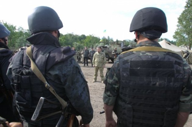 Украинские силовики прекратили огонь на востоке в рамках реализации мирного плана президента