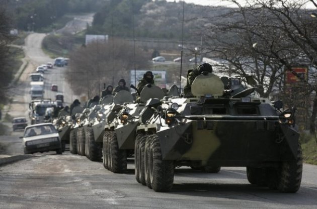 Украина потребовала от России объяснить цели скопления военной техники вблизи границы