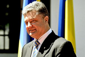 Порошенко и премьер Финляндии отметили необходимость санкций против РФ, если не будет шагов по деэскалации