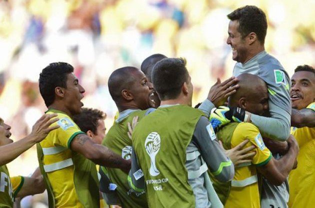 Бразилия лишь в напряженной серии пенальти одолела Чили и вышла в четвертьфинал