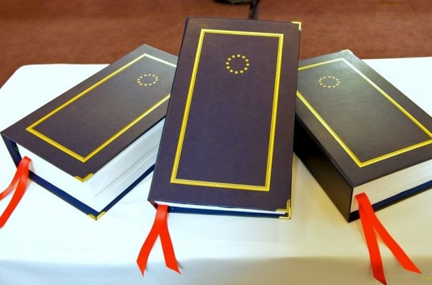 МИД обещает "в ближайшее время" передать Порошенко подготовленный текст Соглашения с ЕС
