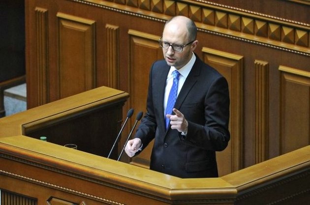 Рада не смогла с первого раза поддержать кабминовский "особый период в ТЭК". Яценюк пригрозил депутатам остаться "без газа"