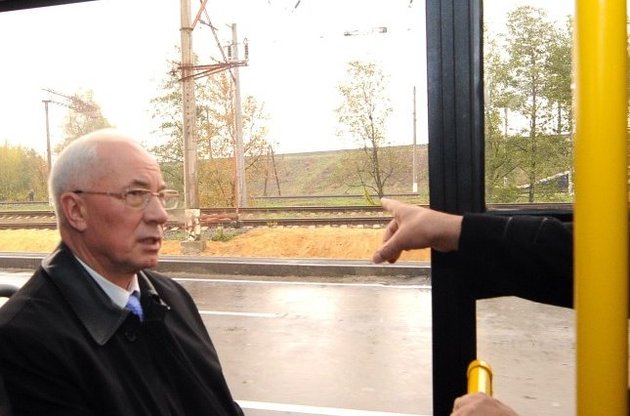 Азаров находится в межгосударственном розыске