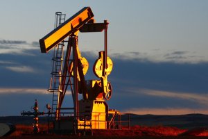 США обошли Россию и Саудовскую Аравию по добыче нефти