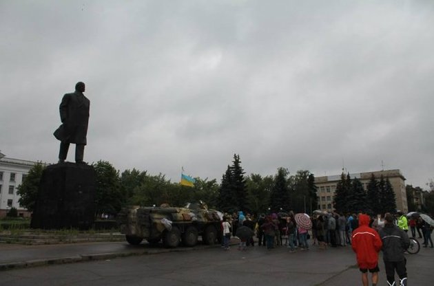 В Краматорске украинские военные спасли от сноса памятник Ленину