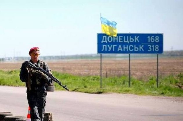 АТО на востоке Украины может продлиться еще месяц, - советник Авакова