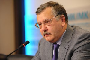 Гриценко выступил против идеи Яценюка о масштабной приватизации в условиях кризиса