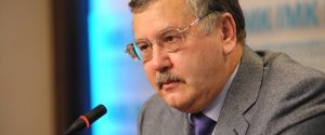 Гриценко выступил против идеи Яценюка о масштабной приватизации в условиях кризиса