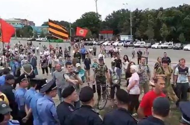 В Харькове произошла потасовка между Майданом и Антимайданом